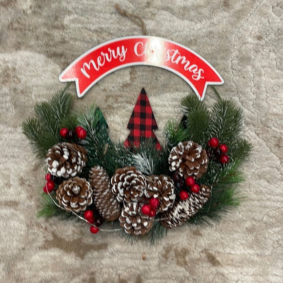 Christmas wreath - Picture 1 of 2